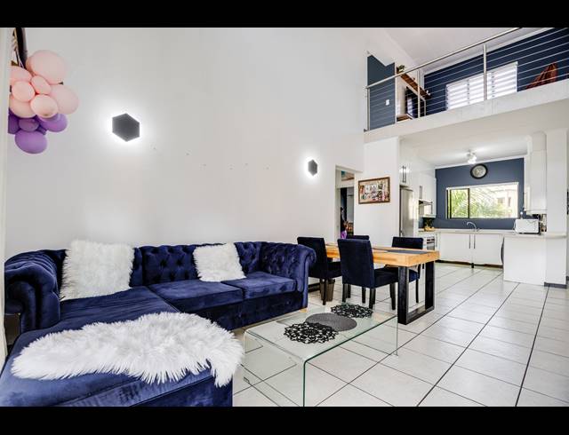 2 BEDROOM APARTMENT FOR SALE IN SUNNINGHILL